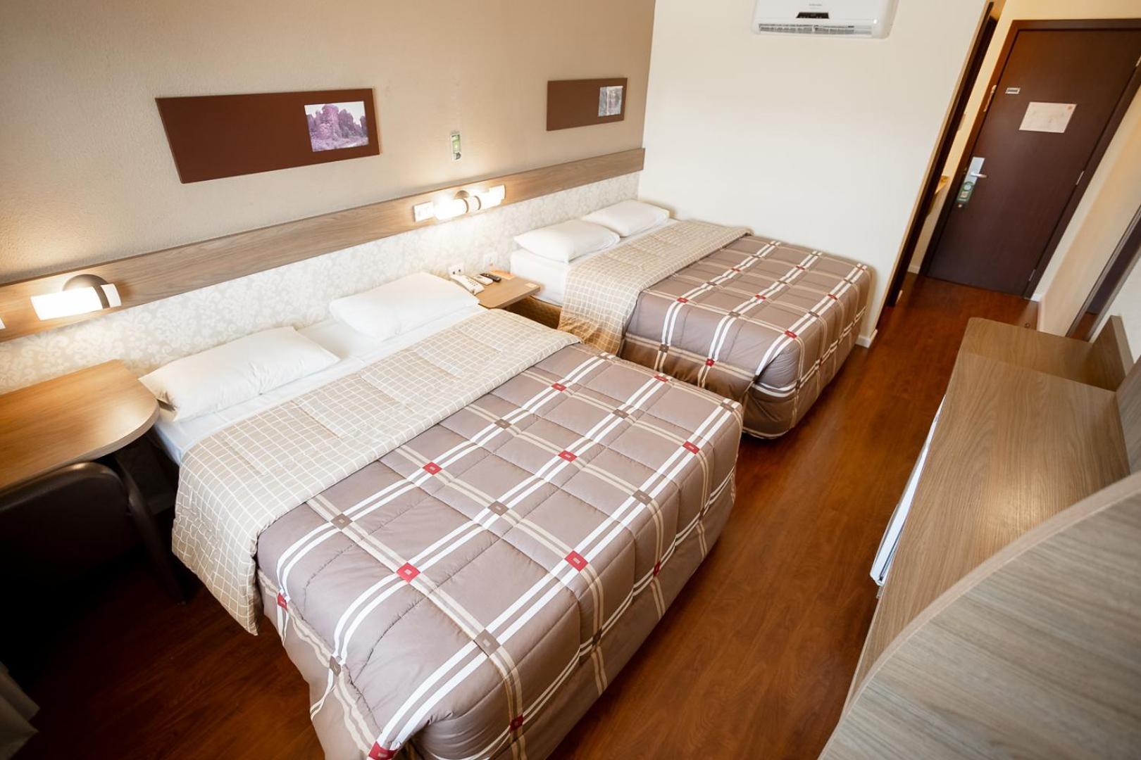 Hotel 10 Ponta Grossa Понта-Гроса Екстер'єр фото