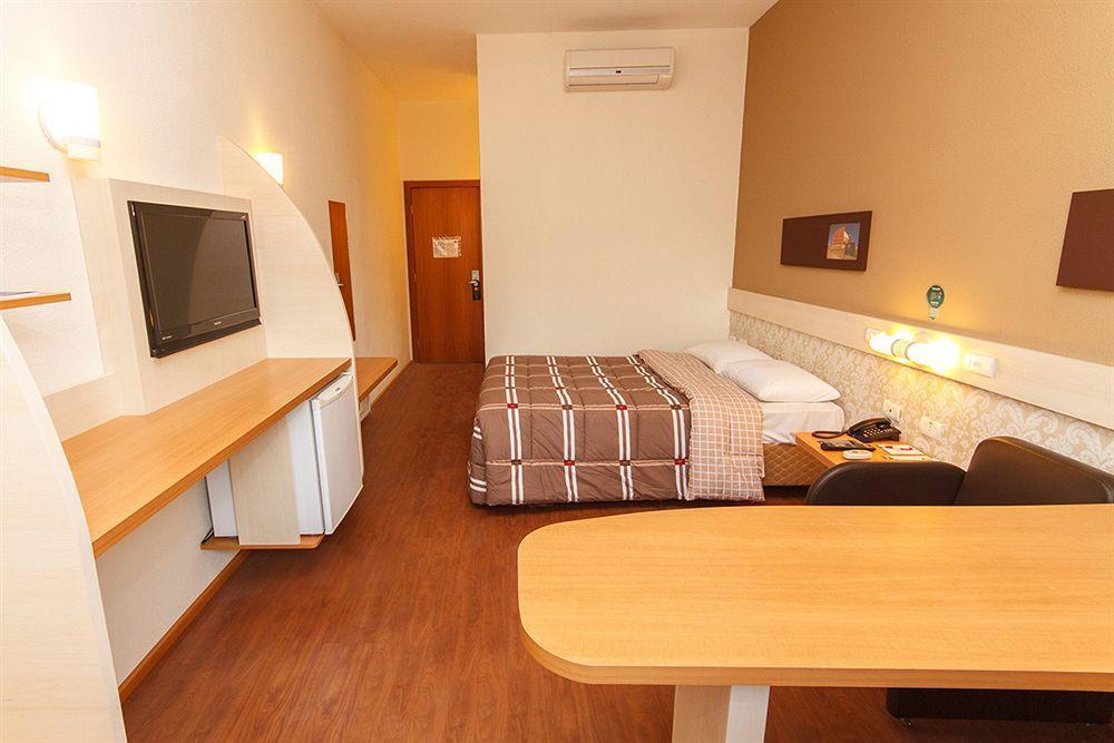 Hotel 10 Ponta Grossa Понта-Гроса Екстер'єр фото