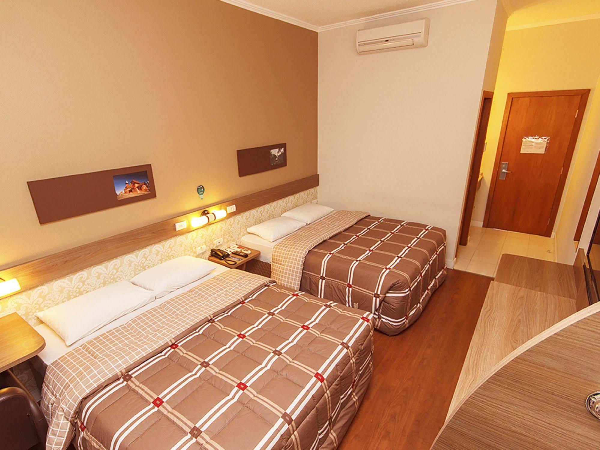 Hotel 10 Ponta Grossa Понта-Гроса Екстер'єр фото